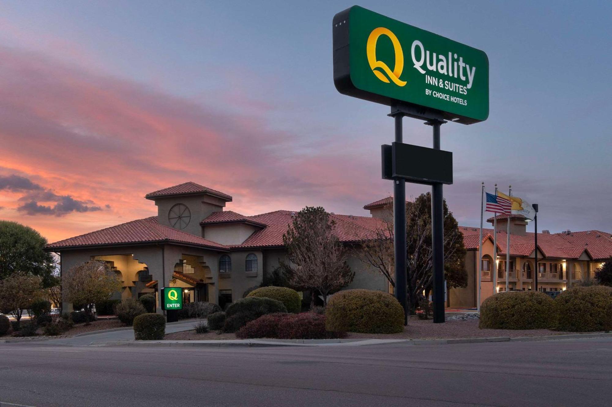 Quality Inn & Suites Gallup I-40 Exit 20 Exterior photo