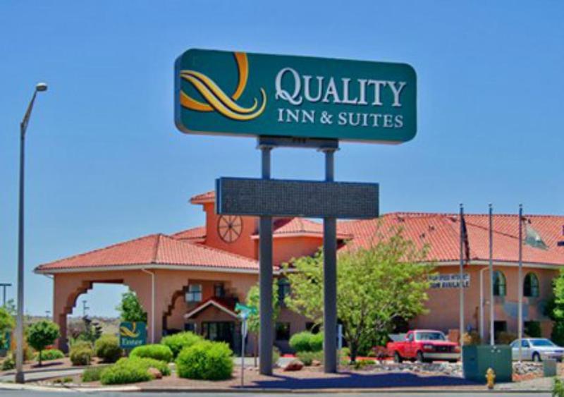 Quality Inn & Suites Gallup I-40 Exit 20 Exterior photo